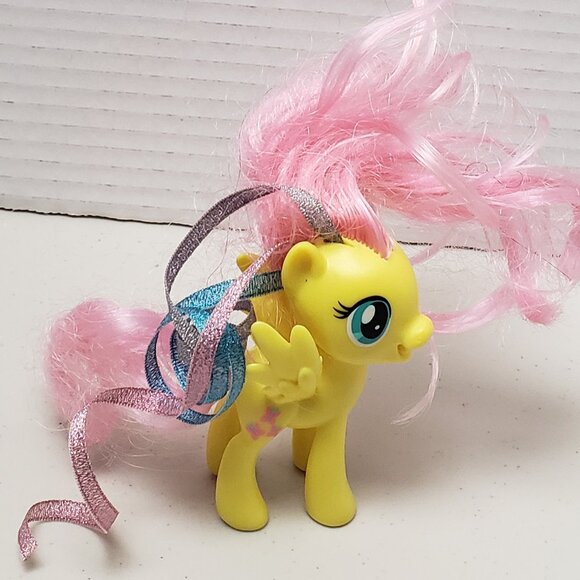 My Little Pony Fluttershy Birthday Surprise G4 - Picture 3 of 7